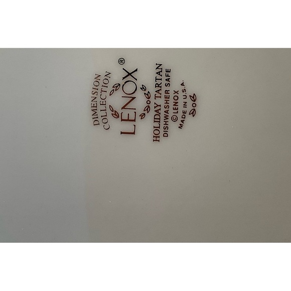 4 Place Settings Lenox Holiday Tartan 5 Piece Set - Picture 4 of 4